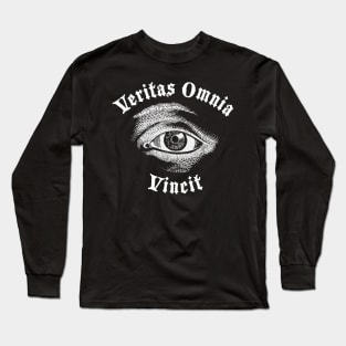 Latin Proverb - Veritas Omnia Vincit Long Sleeve T-Shirt